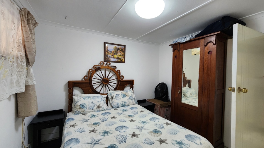 6 Bedroom Property for Sale in Sea Park KwaZulu-Natal