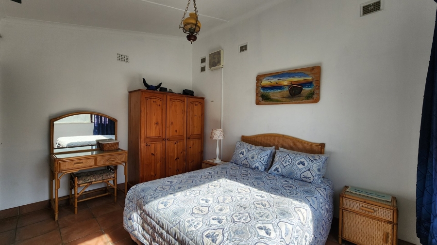 6 Bedroom Property for Sale in Sea Park KwaZulu-Natal