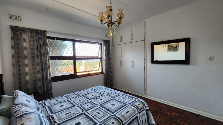 6 Bedroom Property for Sale in Sea Park KwaZulu-Natal