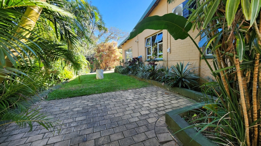 6 Bedroom Property for Sale in Sea Park KwaZulu-Natal