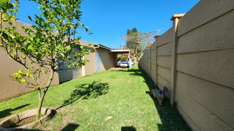 6 Bedroom Property for Sale in Sea Park KwaZulu-Natal
