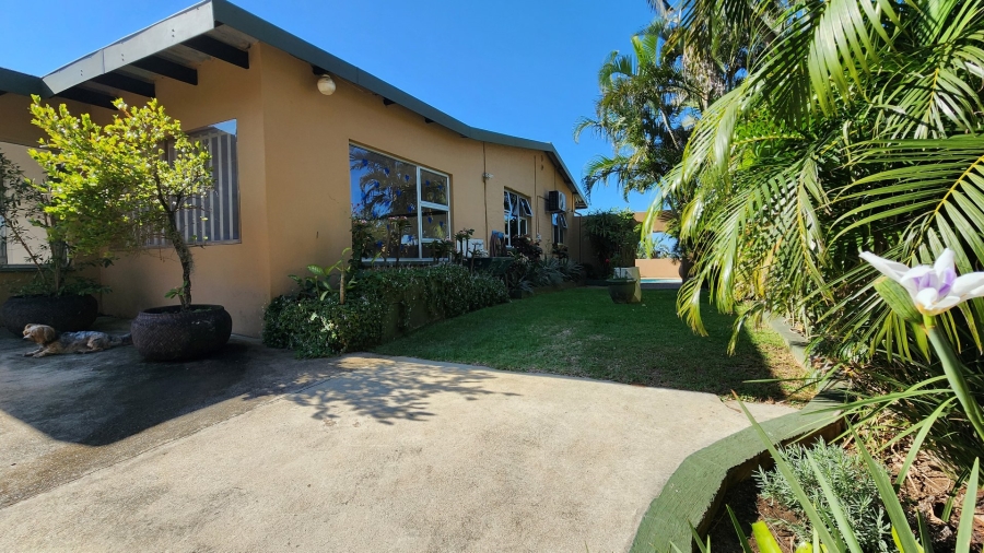 6 Bedroom Property for Sale in Sea Park KwaZulu-Natal