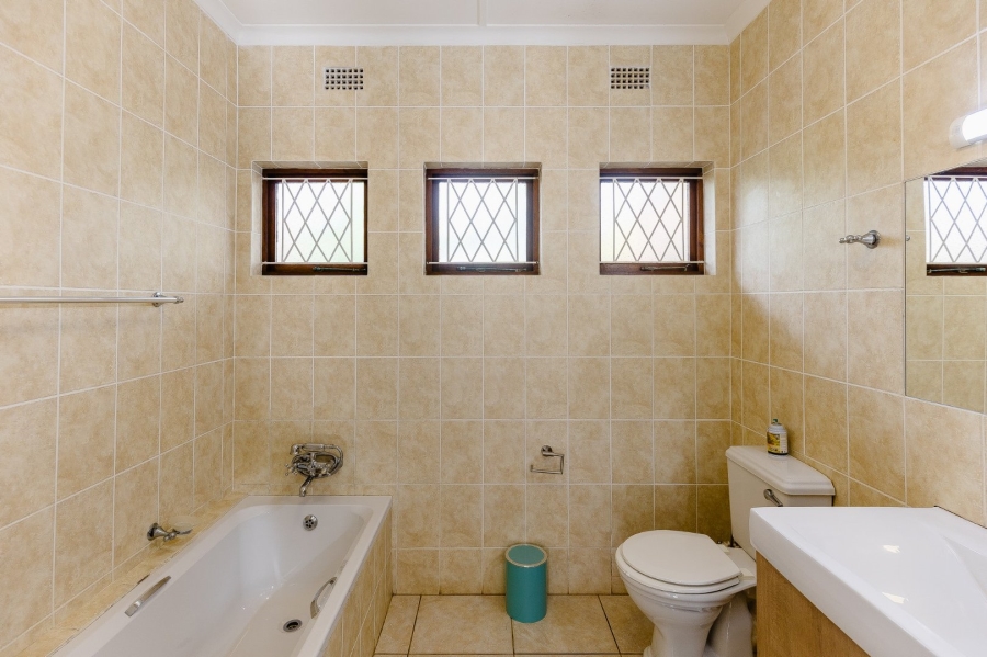 4 Bedroom Property for Sale in Uvongo KwaZulu-Natal