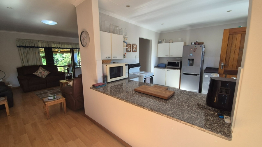 3 Bedroom Property for Sale in Umtentweni KwaZulu-Natal