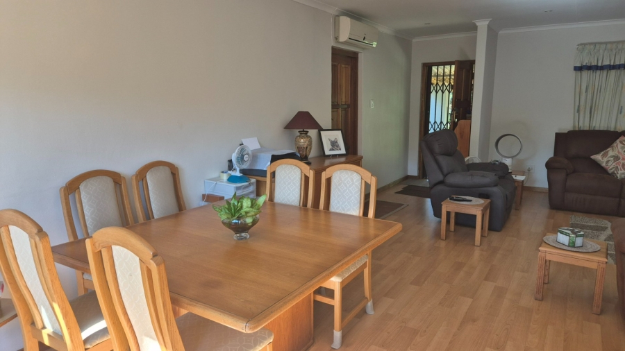 3 Bedroom Property for Sale in Umtentweni KwaZulu-Natal