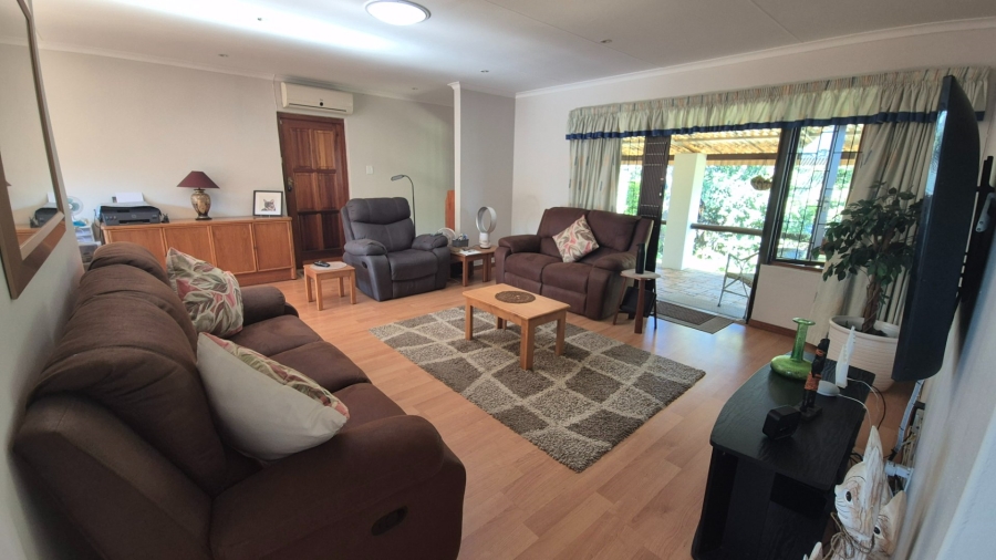 3 Bedroom Property for Sale in Umtentweni KwaZulu-Natal