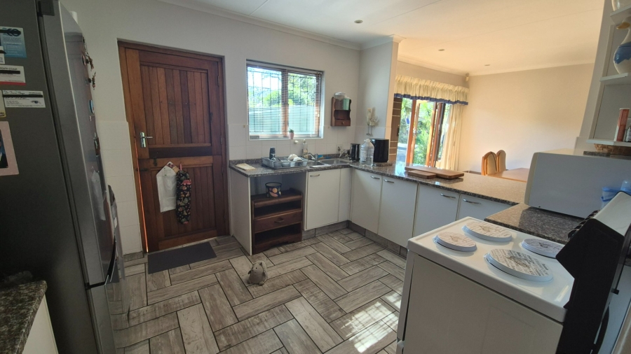 3 Bedroom Property for Sale in Umtentweni KwaZulu-Natal