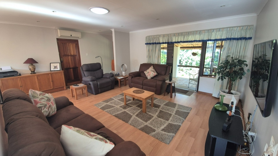 3 Bedroom Property for Sale in Umtentweni KwaZulu-Natal