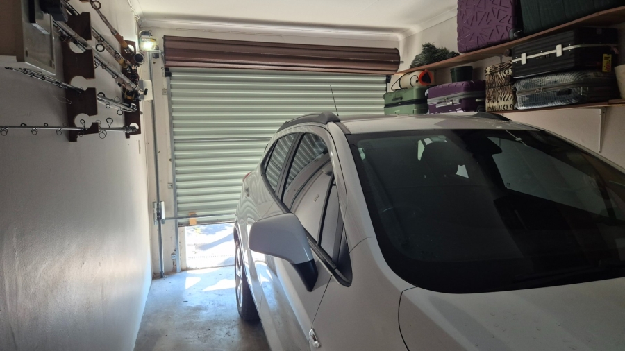 3 Bedroom Property for Sale in Umtentweni KwaZulu-Natal