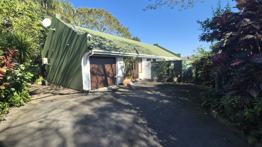 3 Bedroom Property for Sale in Umtentweni KwaZulu-Natal