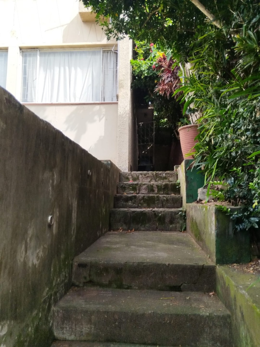 1 Bedroom Property for Sale in Essenwood KwaZulu-Natal