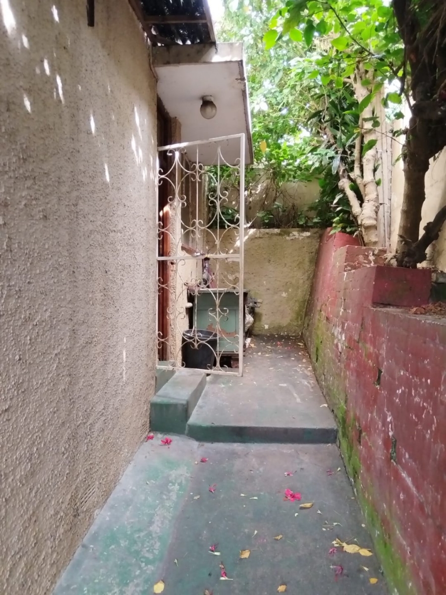 1 Bedroom Property for Sale in Essenwood KwaZulu-Natal