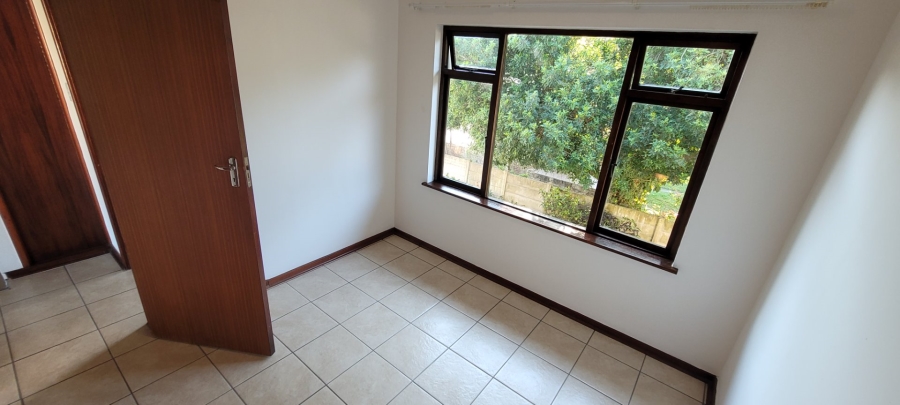 2 Bedroom Property for Sale in Umtentweni KwaZulu-Natal