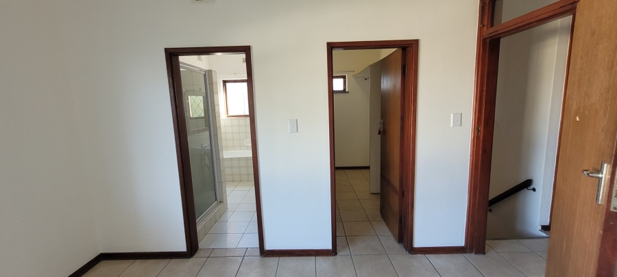 2 Bedroom Property for Sale in Umtentweni KwaZulu-Natal