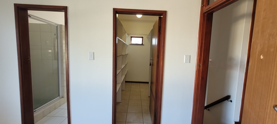 2 Bedroom Property for Sale in Umtentweni KwaZulu-Natal