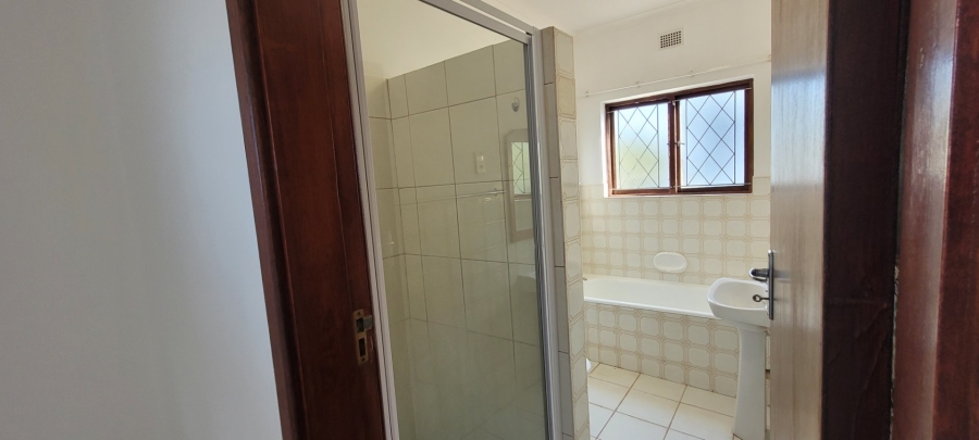2 Bedroom Property for Sale in Umtentweni KwaZulu-Natal