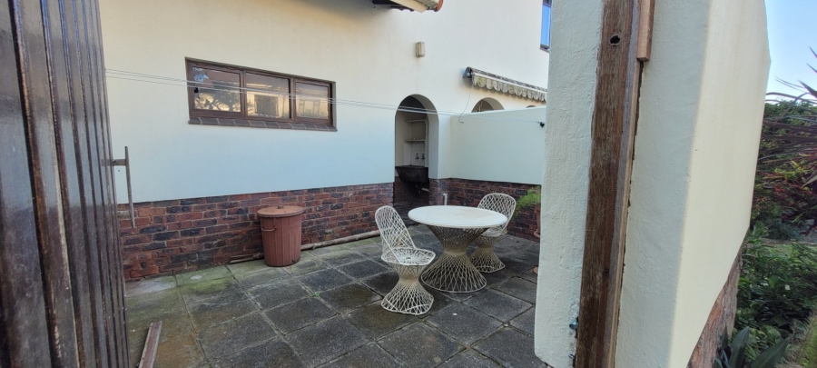 2 Bedroom Property for Sale in Umtentweni KwaZulu-Natal