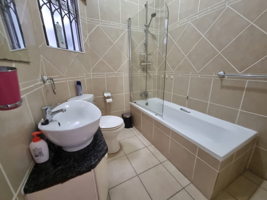 2 Bedroom Property for Sale in Hibberdene KwaZulu-Natal
