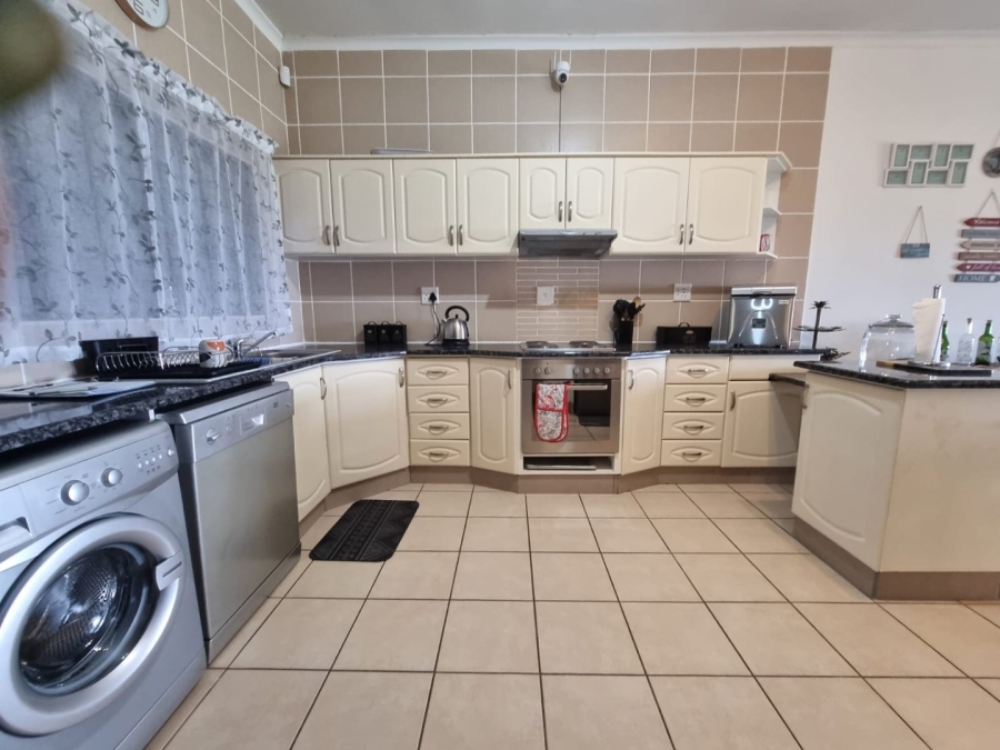 2 Bedroom Property for Sale in Hibberdene KwaZulu-Natal