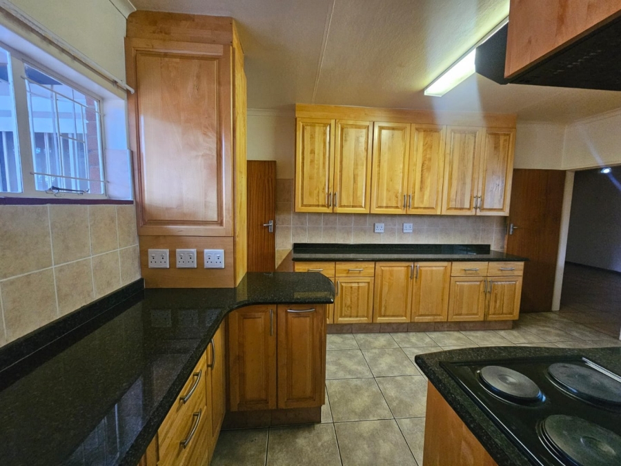 4 Bedroom Property for Sale in Huttenheights KwaZulu-Natal