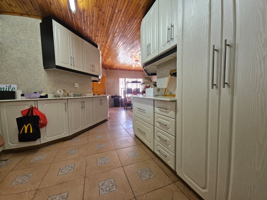 3 Bedroom Property for Sale in Lennoxton KwaZulu-Natal