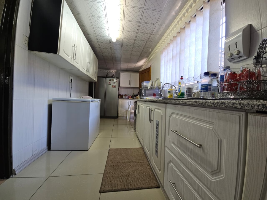 3 Bedroom Property for Sale in Lennoxton KwaZulu-Natal