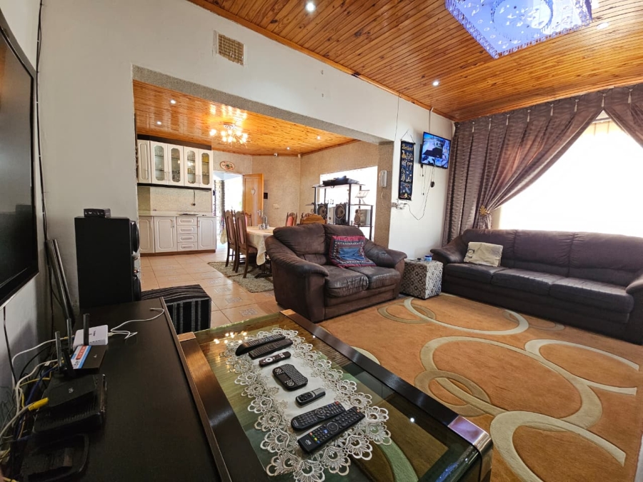 3 Bedroom Property for Sale in Lennoxton KwaZulu-Natal