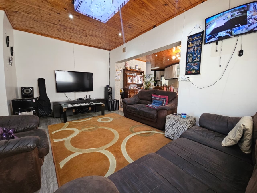 3 Bedroom Property for Sale in Lennoxton KwaZulu-Natal