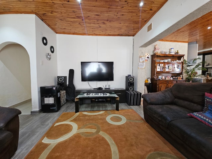 3 Bedroom Property for Sale in Lennoxton KwaZulu-Natal