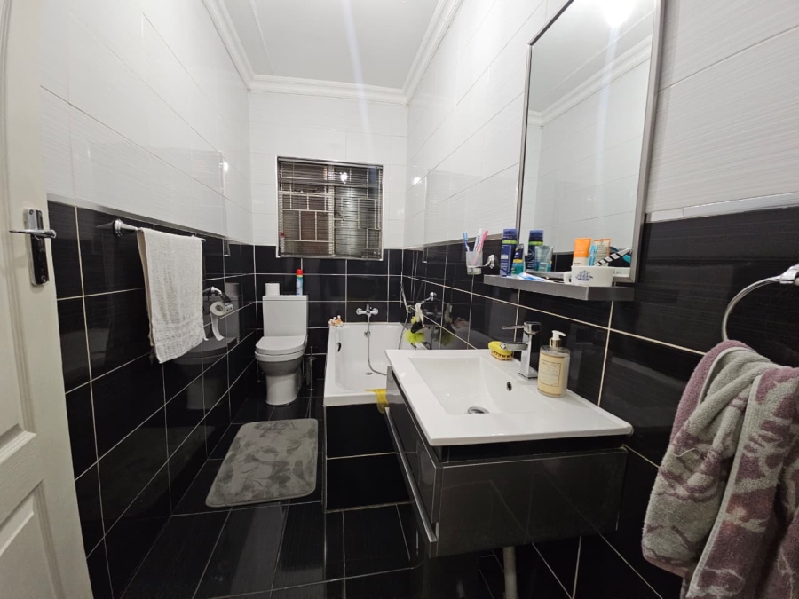 3 Bedroom Property for Sale in Lennoxton KwaZulu-Natal