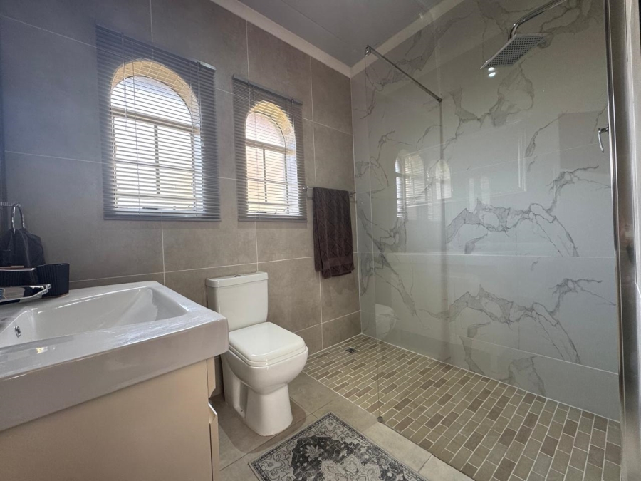4 Bedroom Property for Sale in Aviary Hill KwaZulu-Natal