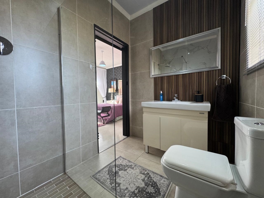 4 Bedroom Property for Sale in Aviary Hill KwaZulu-Natal
