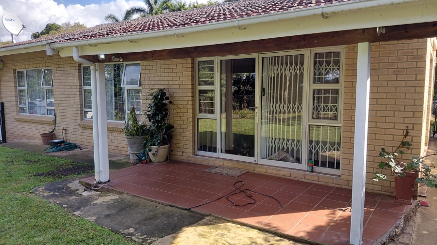 3 Bedroom Property for Sale in Umtentweni KwaZulu-Natal