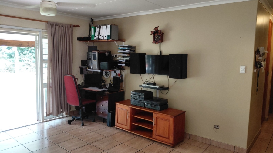 3 Bedroom Property for Sale in Umtentweni KwaZulu-Natal