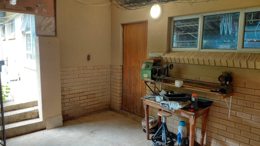 3 Bedroom Property for Sale in Umtentweni KwaZulu-Natal