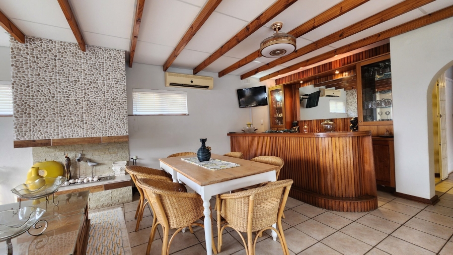 4 Bedroom Property for Sale in Uvongo KwaZulu-Natal