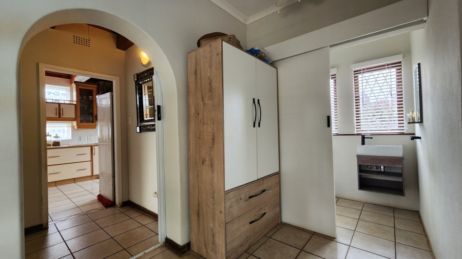 4 Bedroom Property for Sale in Uvongo KwaZulu-Natal