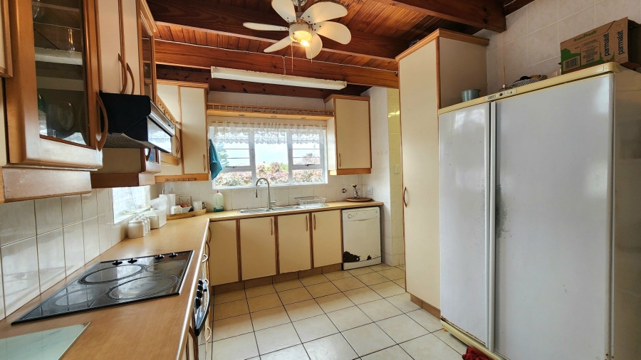 4 Bedroom Property for Sale in Uvongo KwaZulu-Natal