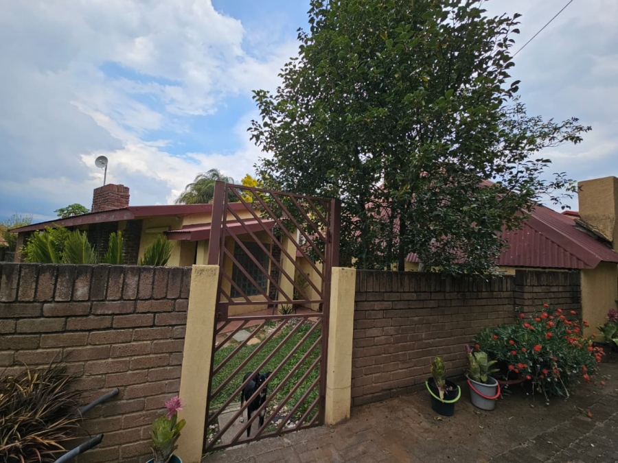 4 Bedroom Property for Sale in Aviary Hill KwaZulu-Natal