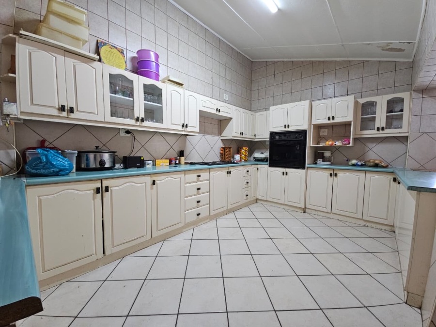 4 Bedroom Property for Sale in Aviary Hill KwaZulu-Natal