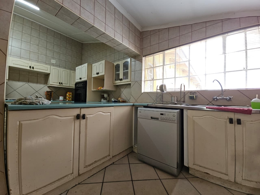 4 Bedroom Property for Sale in Aviary Hill KwaZulu-Natal