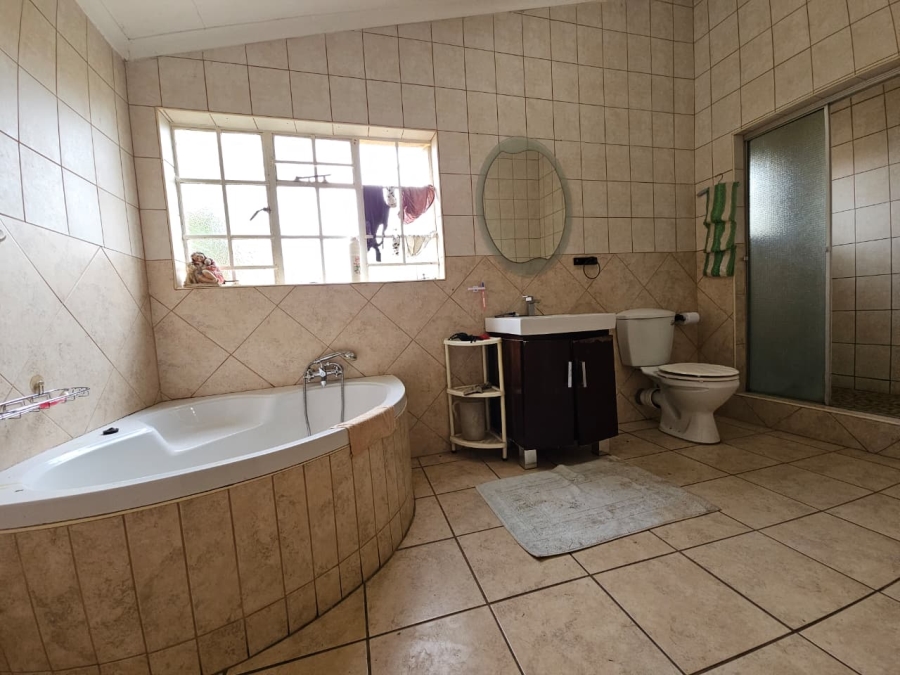 4 Bedroom Property for Sale in Aviary Hill KwaZulu-Natal