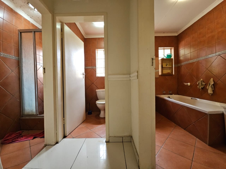 4 Bedroom Property for Sale in Aviary Hill KwaZulu-Natal