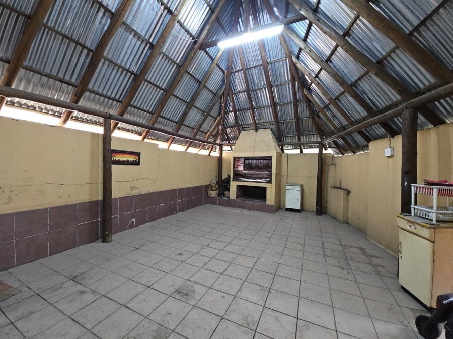 4 Bedroom Property for Sale in Aviary Hill KwaZulu-Natal