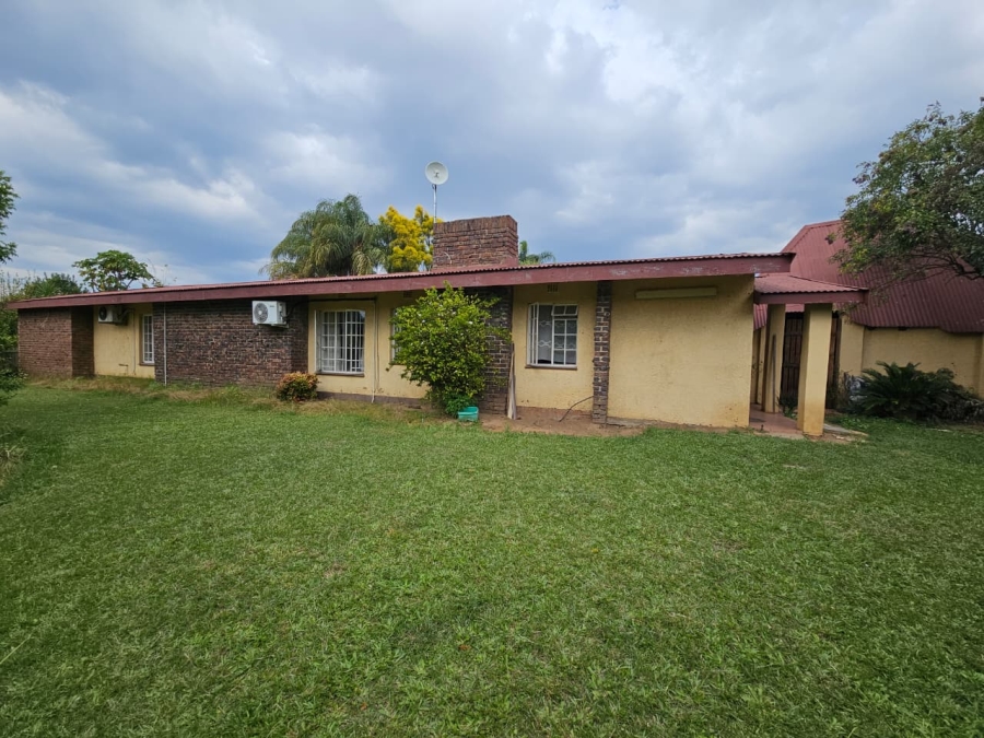 4 Bedroom Property for Sale in Aviary Hill KwaZulu-Natal