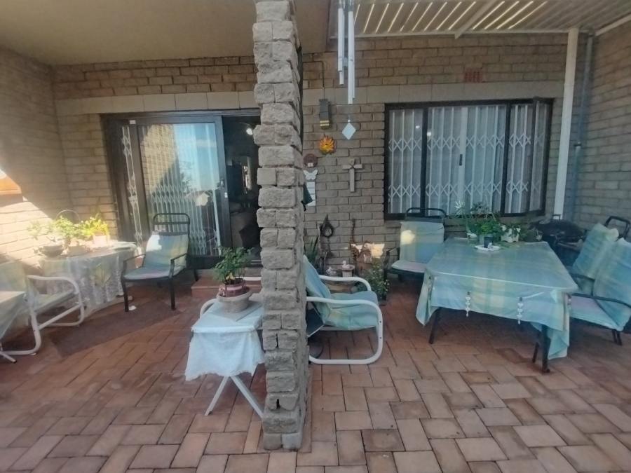 3 Bedroom Property for Sale in Uvongo KwaZulu-Natal