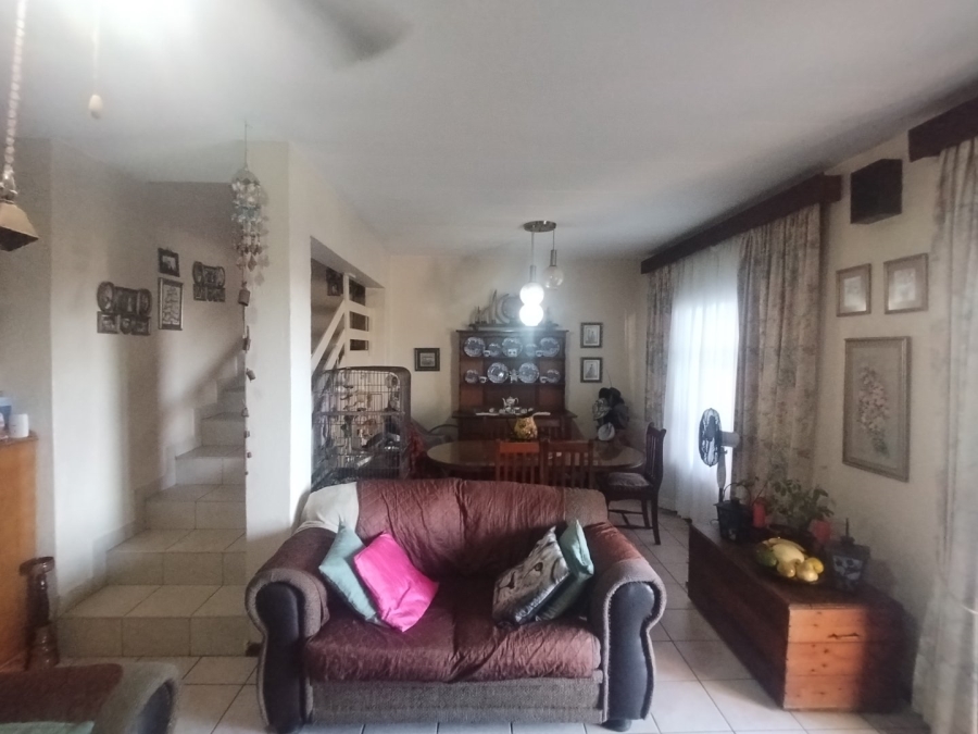 3 Bedroom Property for Sale in Uvongo KwaZulu-Natal
