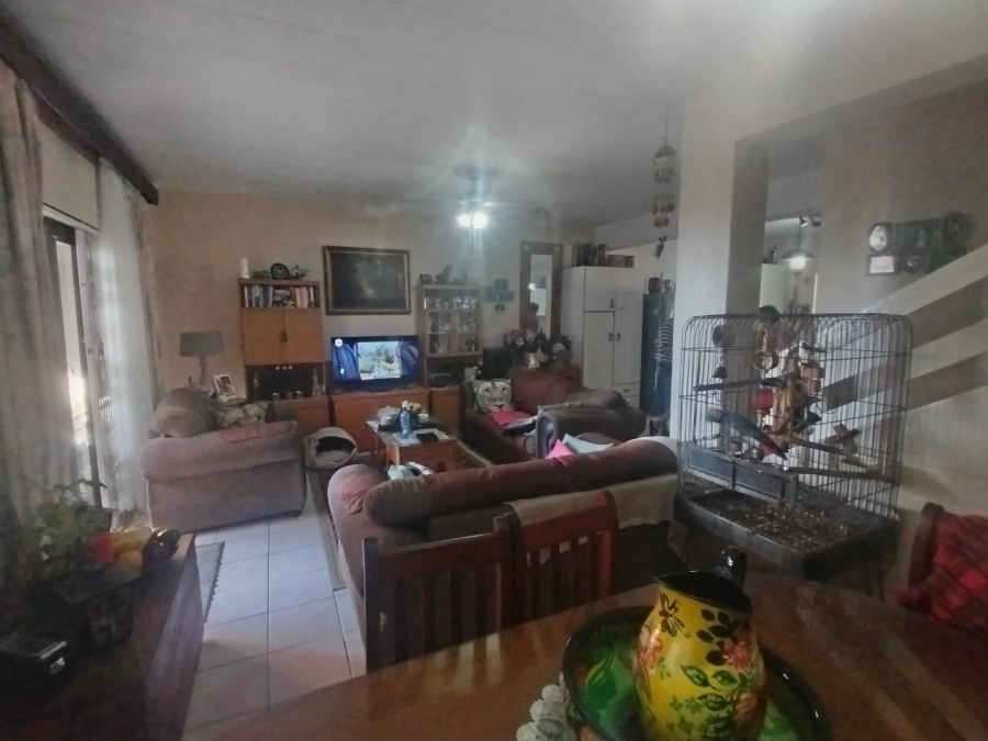 3 Bedroom Property for Sale in Uvongo KwaZulu-Natal