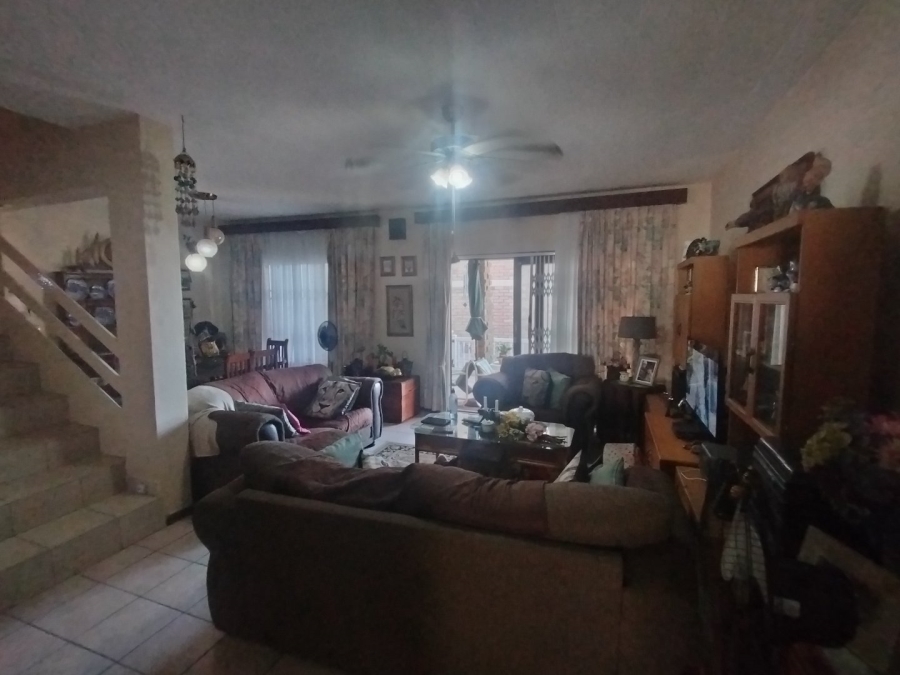 3 Bedroom Property for Sale in Uvongo KwaZulu-Natal