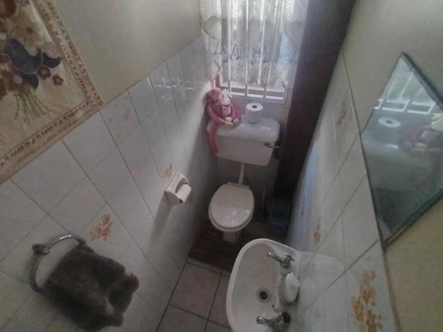 3 Bedroom Property for Sale in Uvongo KwaZulu-Natal